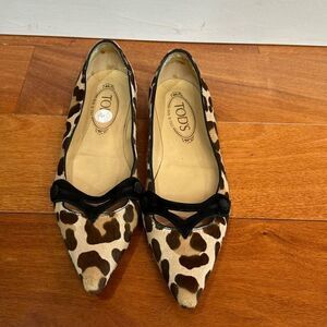 Tod’s Pony-style calfskin leopard print pointed Toe ballet flat Size 36